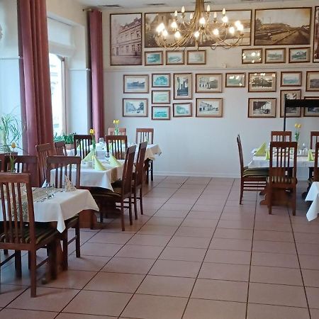 Wielkopolanka Pokoje Goscinne I Restauracja Chodzież Extérieur photo